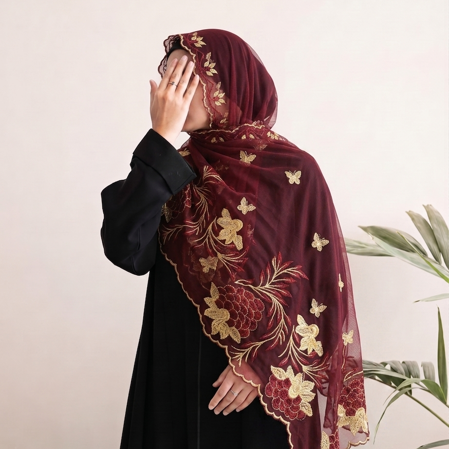 Tissu en dentelle Suisse Voile Héritage Bourgogne Royal | Khan Scarves Image principale du produit
